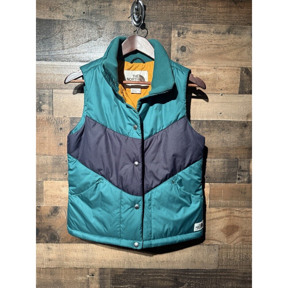 🔥NEW North Face Women's Sylvester Vest Size XS Snap Retro Style Stay Warm
